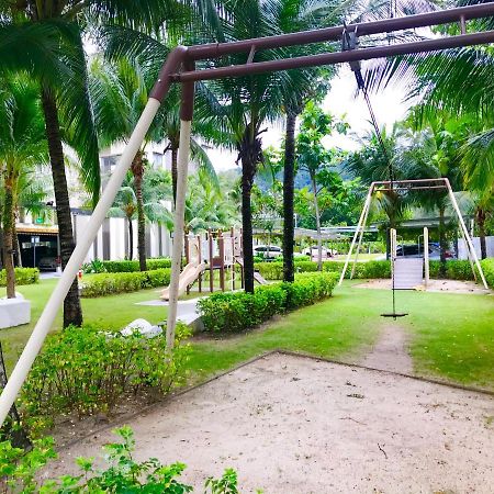 By The Beach - Luxury 2 Bedrooms Family Suite Batu Ferringhi Exterior foto