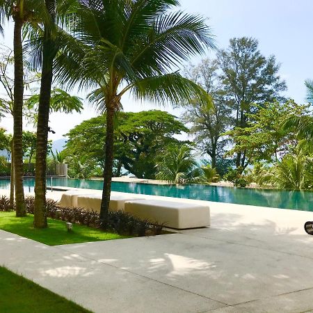 By The Beach - Luxury 2 Bedrooms Family Suite Batu Ferringhi Exterior foto