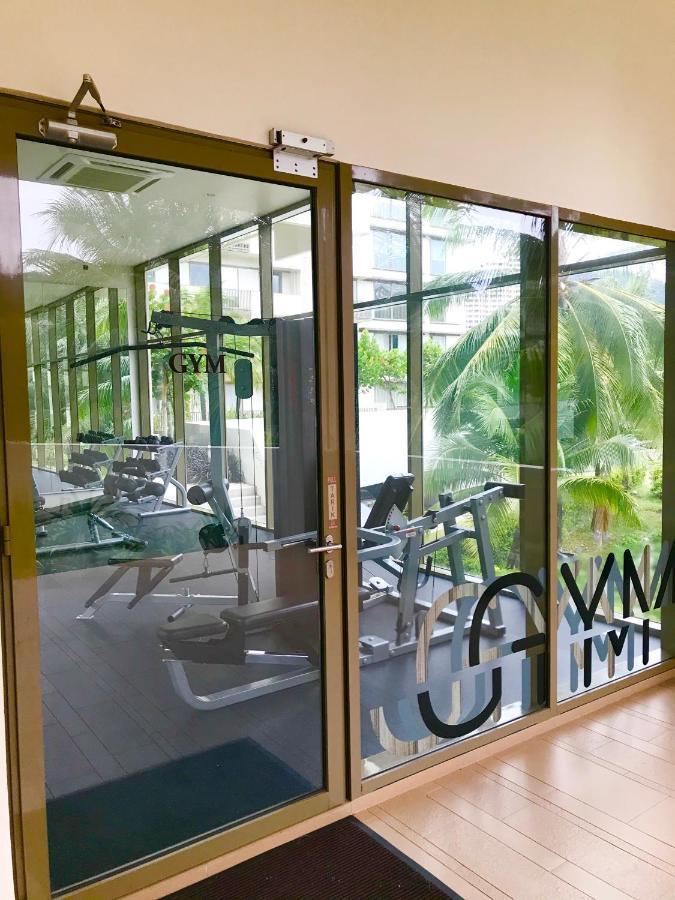 By The Beach - Luxury 2 Bedrooms Family Suite Batu Ferringhi Exterior foto