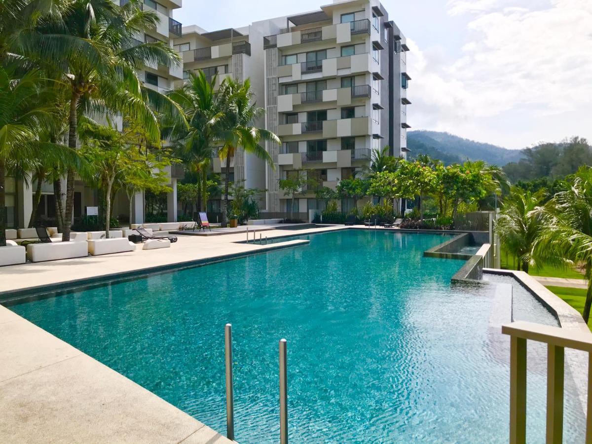 By The Beach - Luxury 2 Bedrooms Family Suite Batu Ferringhi Exterior foto