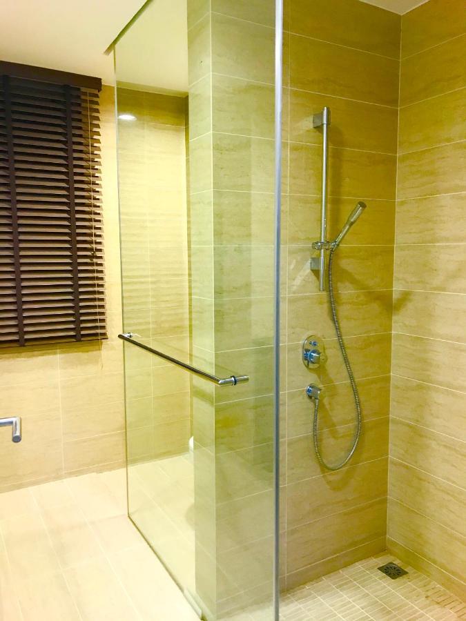 By The Beach - Luxury 2 Bedrooms Family Suite Batu Ferringhi Exterior foto